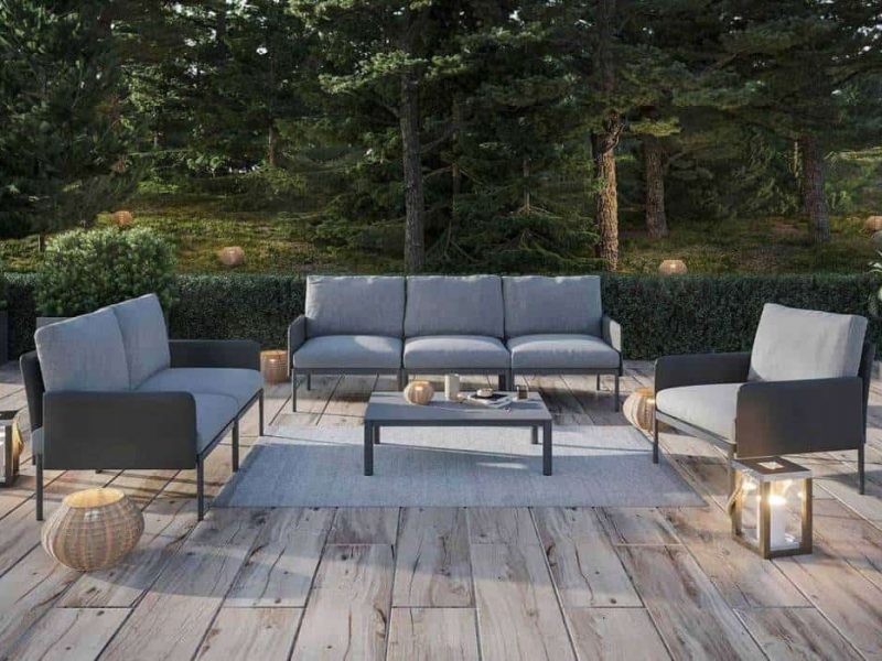 Praktyczne meble ogrodowe – kanapa inna niż wszystkie!